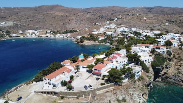Πάσχα στα νησιά: Τα 3 καλύτερα που θα σας προσφέρουν την απόλυτη κατανυκτική εμπειρία