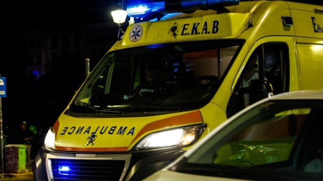 Αδιανόητο περιστατικό στα Χανιά: Πεζοί συγκρούστηκαν… περνώντας τον δρόμο – Στο νοσοκομείο μία γυναίκα