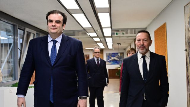 Έρχεται «κούρεμα» σε φόρους και πρόστιμα: Οι αποφάσεις που φέρνουν ανάσα