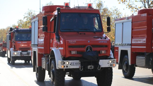 Φωτιά σε λεωφορείο στην Πεντέλη – Στο νοσοκομείο ο οδηγός