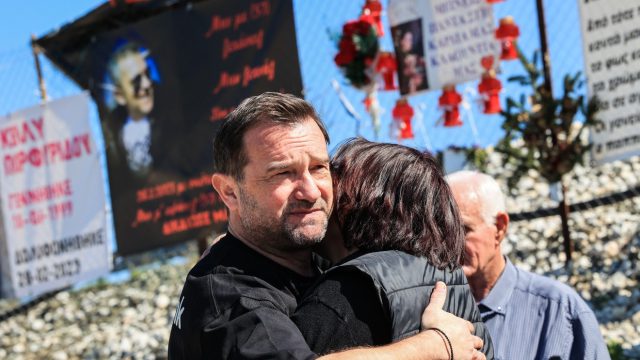 Τέμπη: «Από φάπα σε φάπα την πας – Μέσα σε όλα τα μπερδέματα είσαι» – Διχασμένο το X για τη στάση του Νίκου Πλακιά