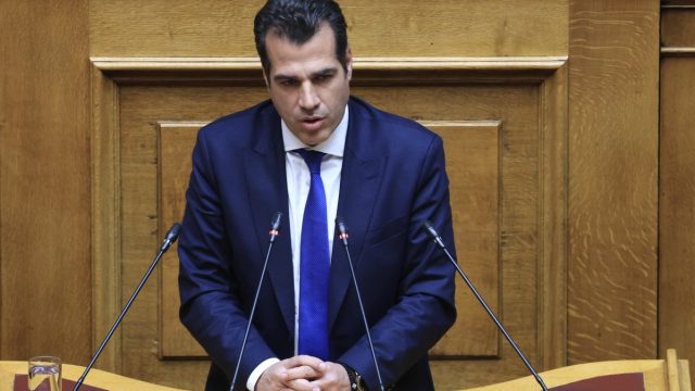 Κυβερνητικό…χάος: Η στήριξη Καραμανλή και Σαμαρά σε Δένδια και ένας ανεξάρτητος Πλεύρης