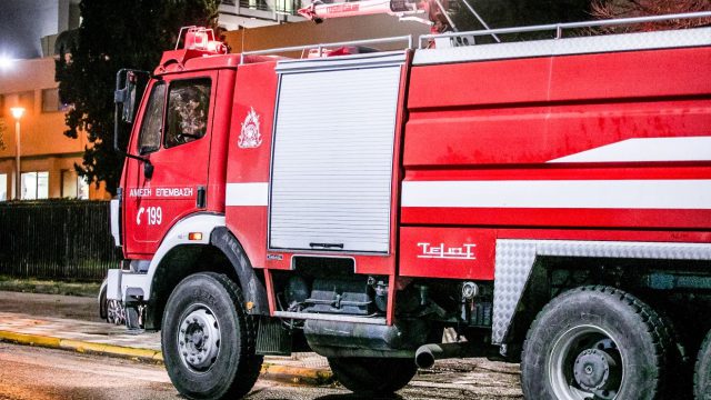 Τραγωδία στη Θεσσαλονίκη: Ένας νεκρός μετά από φωτιά σε διαμέρισμα – Πήδηξε στο κενό για να σωθεί και σκοτώθηκε