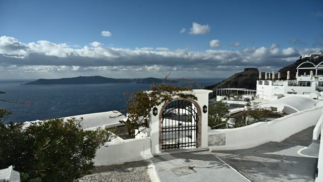 Σύσκεψη στο Υπουργείο Πολιτικής Προστασίας για τη Σαντορίνη – Επαγρύπνηση για ισχυρότερες δονήσεις