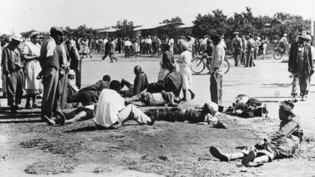 Παγκόσμια Ημέρα κατά του Ρατσισμού: Η σφαγή που συνέβη σαν σήμερα (21 Μαρτίου 1960) και την καθιέρωσε