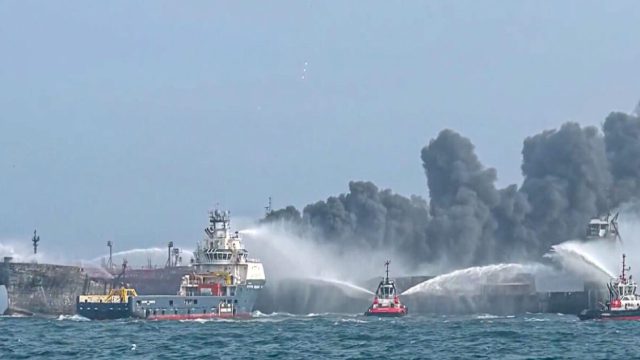 Σύγκρουση πλοίων στη Βόρεια Θάλασσα: Το μέγεθος της καταστροφής και οι σοβαρές ζημιές στο πετρελαιοφόρο (Video)