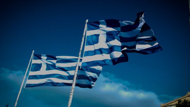 Ελληνικές σημαίες παντού: Οι τιμές και η ζήτηση ενόψει της 25ης Μαρτίου