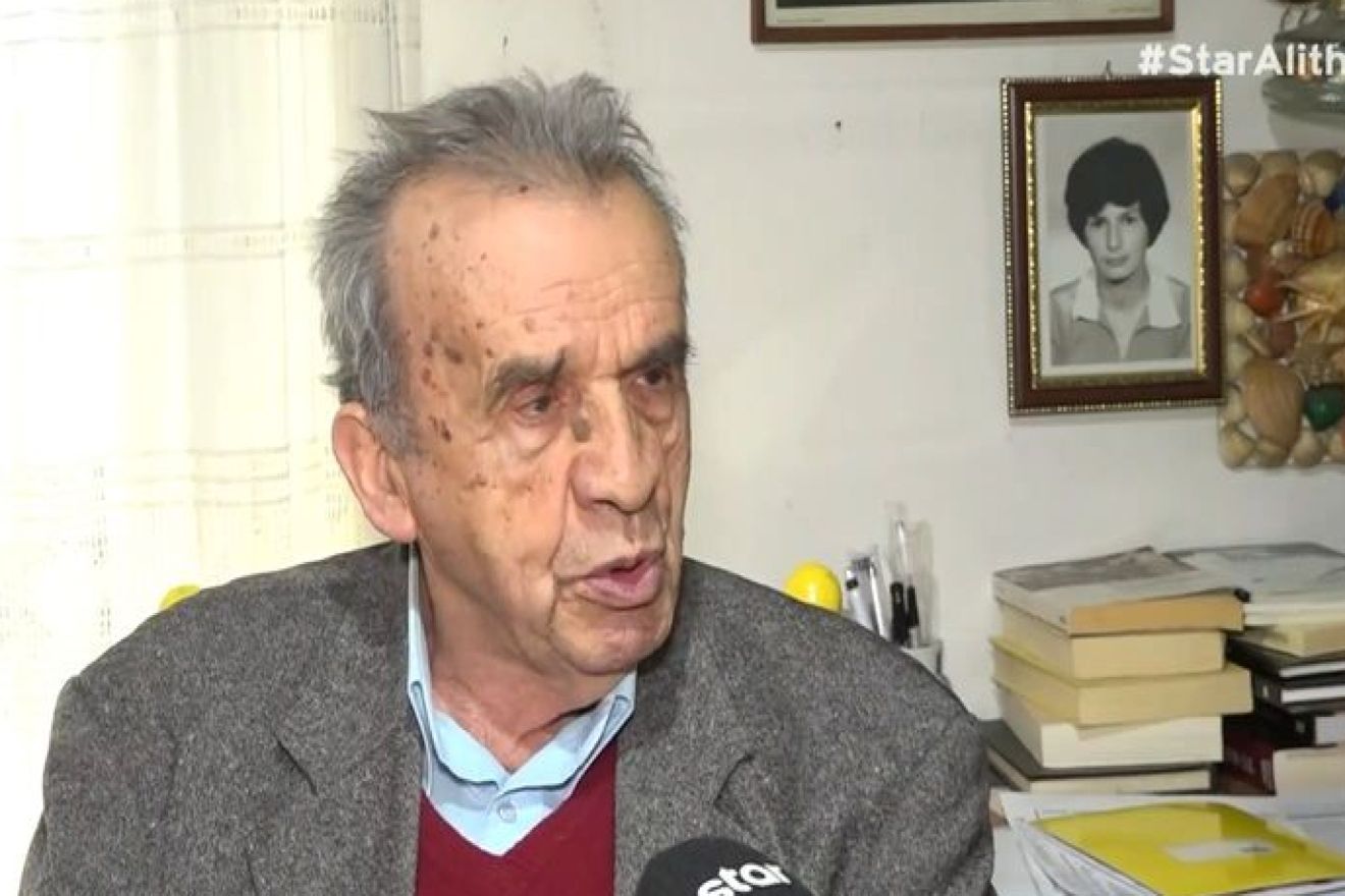 «Στο τζάμι… μία παλάμη κολλημένη στο παράθυρο»: Ανατριχιάζουν τα λόγια του 86χρονου επιζώντα από το πολύνεκρο σιδηροδρομικό δυστύχημα στο Δερβένι