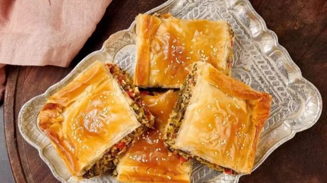 Ιδανική για την εποχή: Συνταγή για σαρακοστιανή νηστίσιμη πίτα με λαχανικά