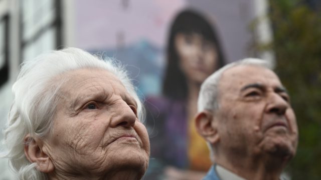 Συντάξεις χηρείας: Ποιοι θα δουν περικοπές – Τα τρία σενάρια «ψαλιδίσματος» στα ποσά