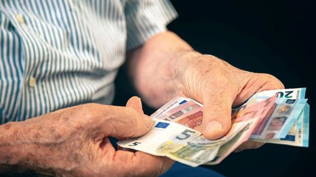 Σύνταξη… ποτέ: Αυξάνονται τα όρια ηλικίας από το 2027