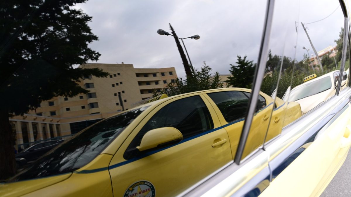 Τραγικό τροχαίο στο Περιστέρι: Σύγκρουση με νεκρό οδηγό ταξί και τρεις τραυματίες