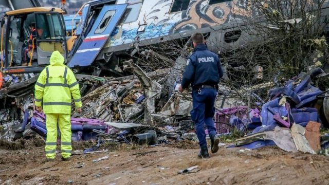 Τέμπη: Έγγραφα «φωτιά» για το μπάζωμα με… υπογραφή Αγοραστού – Τι δήλωσαν ο εργολάβος και ο χειριστής του μηχανήματος