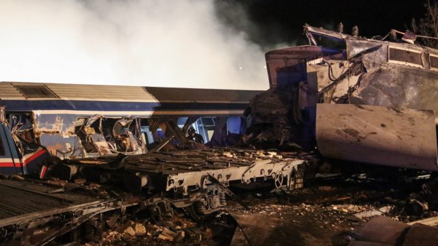 Τέμπη: Κατατέθηκε η πρόταση δυσπιστίας κατά της κυβέρνησης