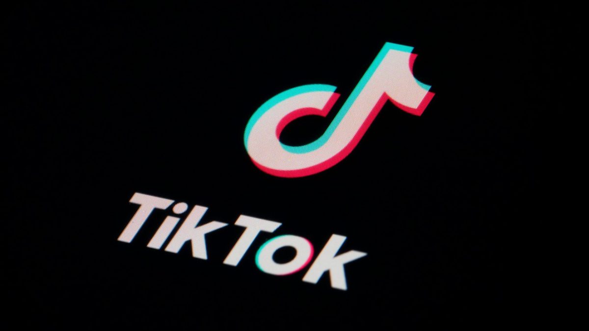«Πάγωσε» το TikTok: Κατέγραψε ενδοοικογενειακό επεισόδιο με το σύντροφο μπροστά στο παιδί της σε ζωντανή μετάδοση!