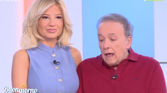 Τηλεόραση… σε αποσύνθεση: Οι καρέκλες που τρίζουν στη μικρή οθόνη