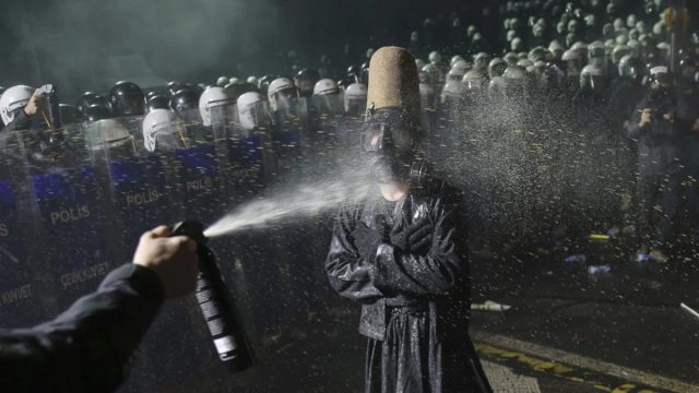Άσβεστη οργή στην Τουρκία για την προφυλάκιση Ιμάμογλου: 20 εκατ. ψήφισαν υπέρ του – «Το έθνος θα δώσει χαστούκι στην κυβέρνηση»