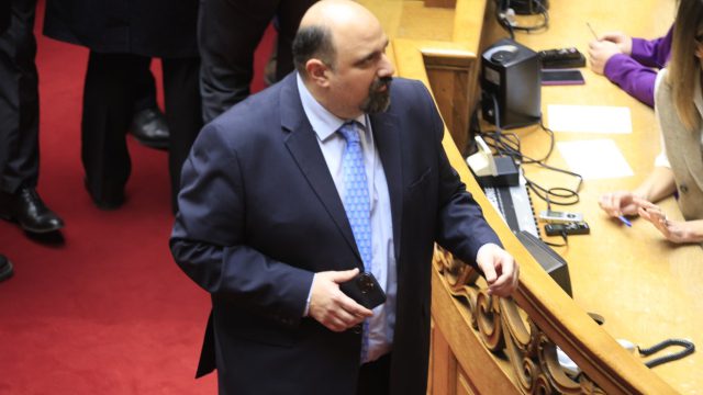 Χρήστος Τριαντόπουλος: Εξετάζουν αποχή από την ψηφοφορία ΠΑΣΟΚ και ΣΥΡΙΖΑ