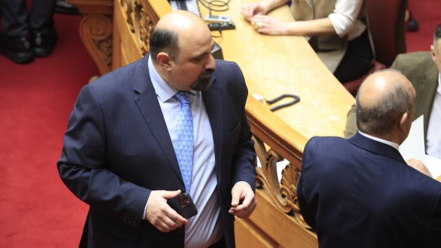 Ο Τριαντόπουλος στην Προανακριτική, οι 11 «αντάρτες» της ΝΔ, η ανατροπή εν πτήσει και τα «χειμωνιάτικα αγγούρια»