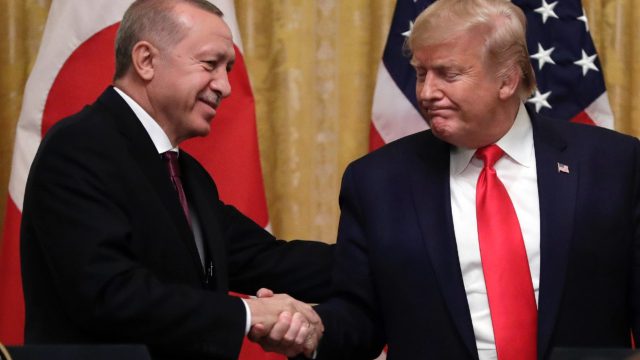 Επικοινωνία Τραμπ – Ερντογάν: Η Τουρκία ζητά άρση κυρώσεων CAATSA και συμμετοχή στο πρόγραμμα F-35
