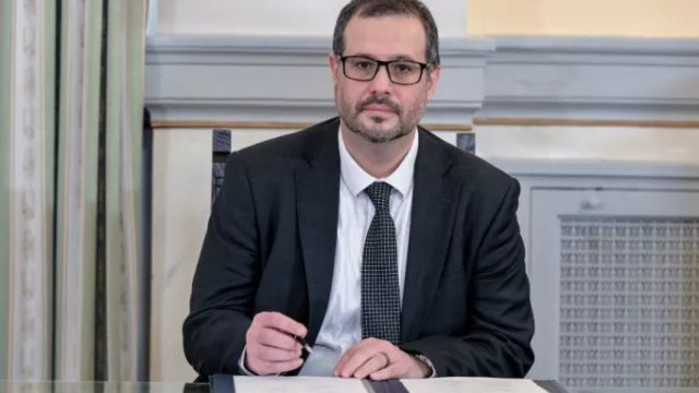 «Πρέπει να παραιτηθεί»: Στο στόχαστρο του ΠΑΣΟΚ ο Τσάφος μετά τις δηλώσεις του