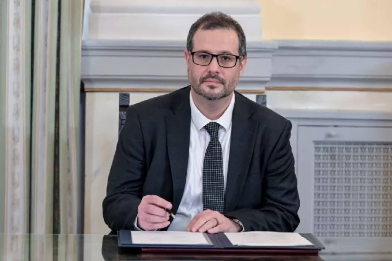 «Πρέπει να παραιτηθεί»: Στο στόχαστρο του ΠΑΣΟΚ ο Τσάφος μετά τις δηλώσεις του