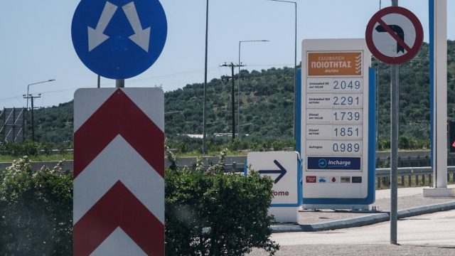 Απατεώνες: 250 βενζινάδικα έκλεβαν με «πειραγμένες» αντλίες – Το πονηρό κόλπο