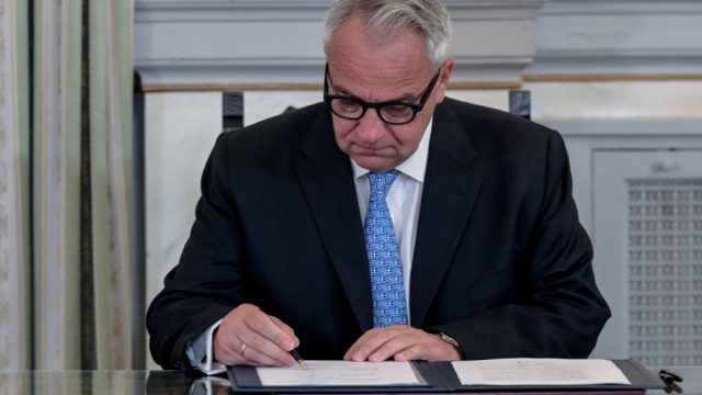 Με απόφαση Βορίδη: Κλείνουν τρεις δομές φιλοξενίας προσφύγων και μεταναστών