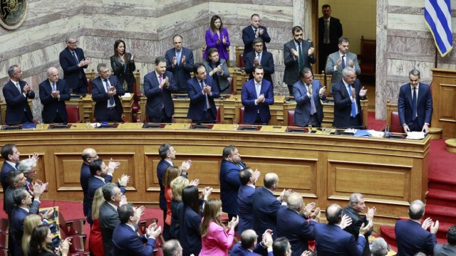 Ο μέσος όρος ηλικίας… πέφτει: Τι σηματοδοτεί η επιλογή του Κυριάκου Μητσοτάκη με την κυβέρνηση 30ρηδων
