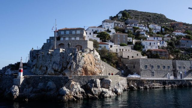 Η Αρχόντισσα του Αργοσαρωνικού: Ένα ταξίδι στο «μικρό νησί της Επανάστασης»