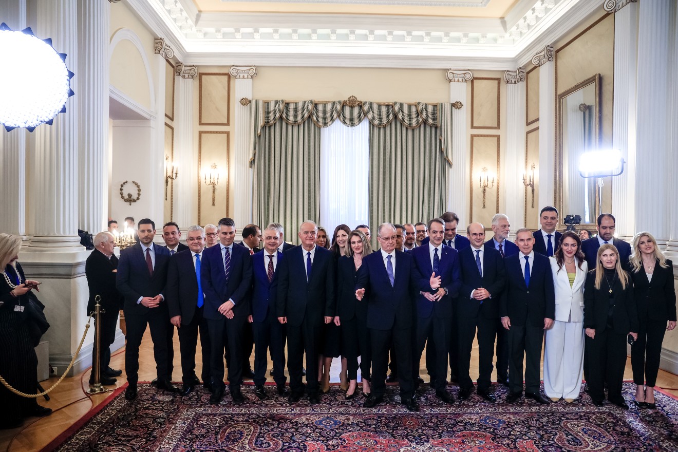Ανασχηματισμός: Ορκίστηκαν τα μέλη της κυβέρνησης – Το νέο σχήμα που δημιούργησε ο Μητσοτάκης