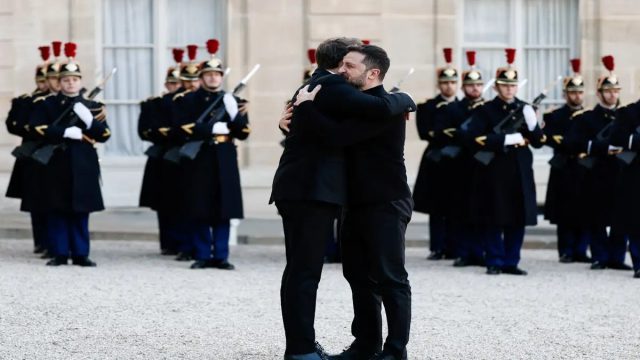 Δεν αφήνει περιθώρια ο Μακρόν: Η Ρωσία να δεχθεί άνευ όρων εκεχειρία 30 ημερών στην Ουκρανία