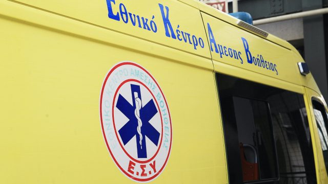Τροχαίο στη λεωφόρο Μεσογείων: Συγκρούστηκαν δύο αυτοκίνητα