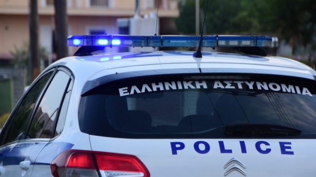 Τρόμος στην Κυψέλη: Νεαρός άνδρας ακολουθεί και χτυπά γυναίκες – Τι κατέγραψε κάμερα ασφαλείας