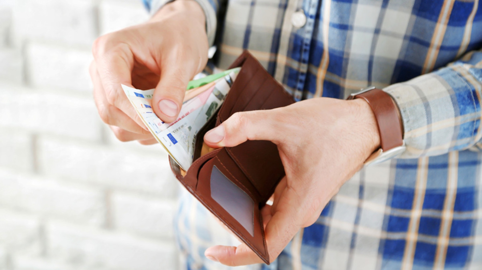 Αυξήσεις μισθών 30% από το 2019: Τι αποκαλύπτει το προσχέδιο του προϋπολογισμού