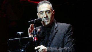 Νότης Σφακιανάκης: Πουλάει το σπίτι του στη Βάρκιζα;