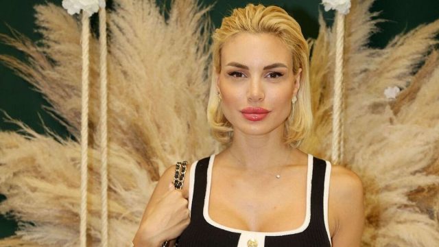 Φουλ ερωτευμένη! Ο διάσημος τραγουδιστής που είναι ζευγάρι με την Παναγιώταρου (ΦΩΤΟ)