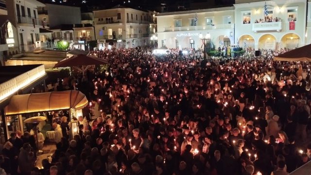 Πάσχα στη Ζάκυνθο: Ξεχωριστά έθιμα, ευλαβική ατμόσφαιρα και θρησκευτική συγκίνηση