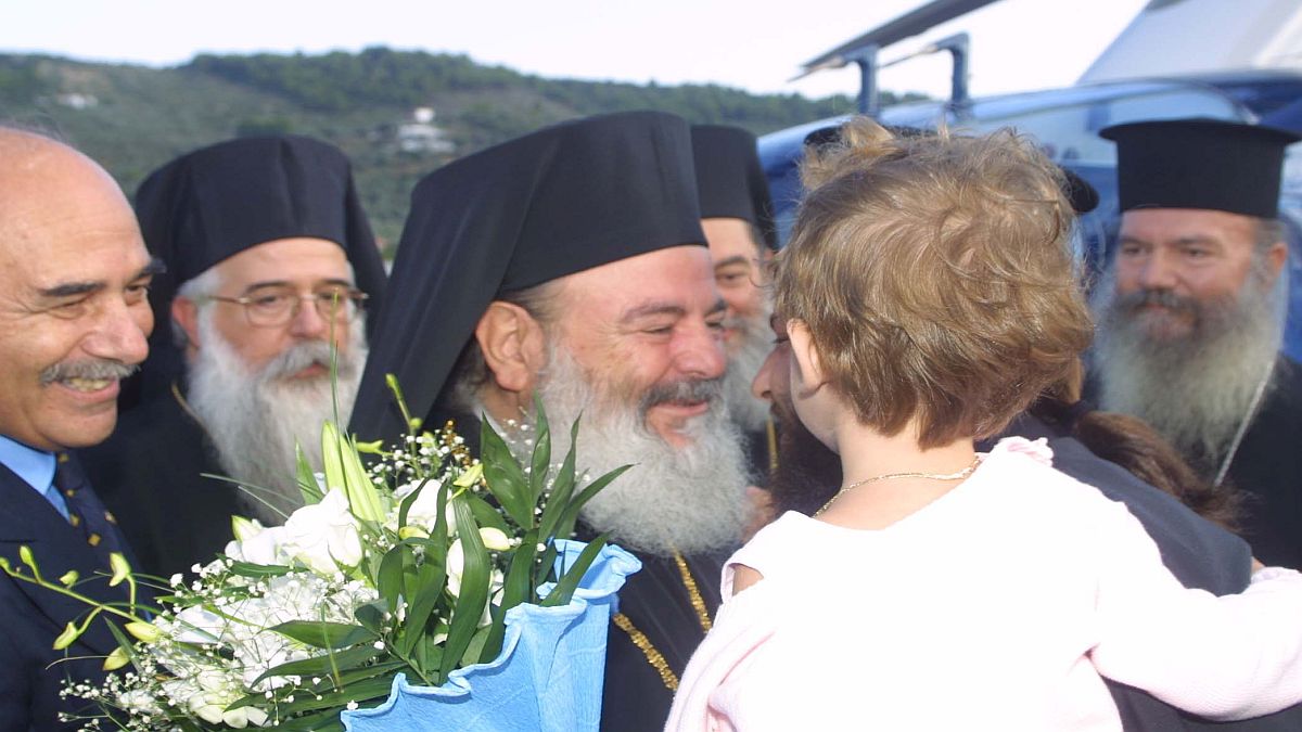 Χρήστος Παρασκευαΐδης: Η μέρα που η Ιερά Σύνοδος εκλέγει ως Αρχιεπίσκοπο Αθηνών και Πάσης Ελλάδος τον Σεβασμιότατο Δημητριάδος Χριστόδουλο