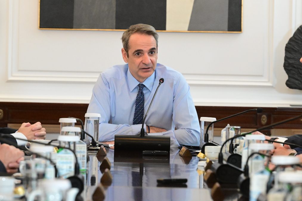 Ο Μητσοτάκης ως Πυθία για τις εκλογές του 2027, τα Τέμπη και ο…  δυσαρεστημένος Καιρίδης