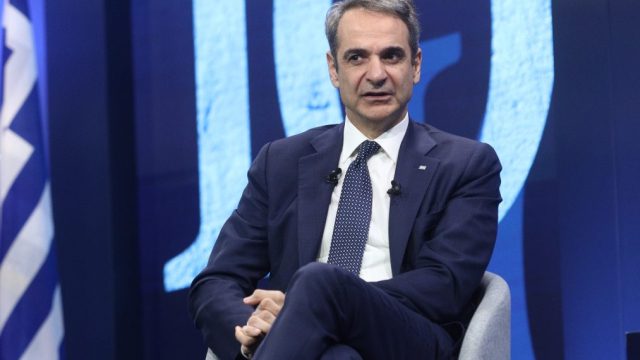 Οι… διάδοχοι του Μητσοτάκη, ο Δένδιας και ο πατήρ Νικόδημος