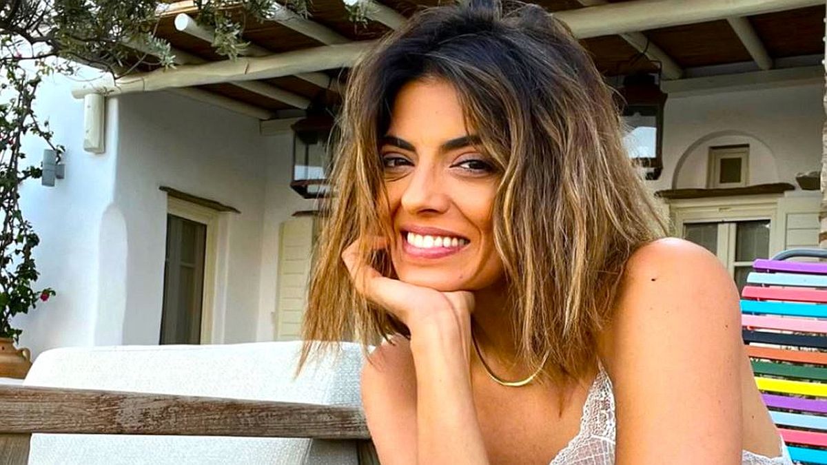 Τρελά ερωτευμένη με Έλληνα ποδοσφαιριστή η Νίκη Λάμη – Φιλιά μέσα στον κόσμο (ΦΩΤΟ)