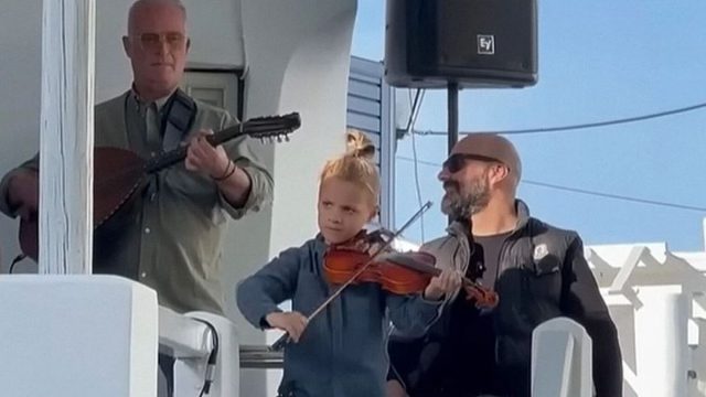 Πρώτος μάγκας: Παιδί θαύμα από την Τήνο ξεσήκωσε πανηγύρι στον Κέχρο (video)