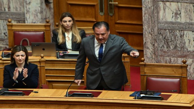 Χαμός στη Βουλή με Γεωργιάδη – Κωνσταντοπούλου: «Αποκεφαλιστήκατε από υπουργός – Η Χρυσή Αυγή γεννήθηκε με τον ΣΥΡΙΖΑ»