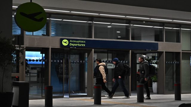 Αναλυτικός οδηγός: Πώς να κάνετε αίτηση για βίζα στο Ηνωμένο Βασίλειο – Υποχρεωτική από σήμερα η έκδοση ταξιδιωτικής άδειας