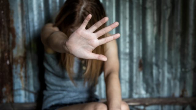 Εξάρχεια: 36χρονος προσπάθησε να βιάσει 22χρονη – Τον ακινητοποίησαν περαστικοί