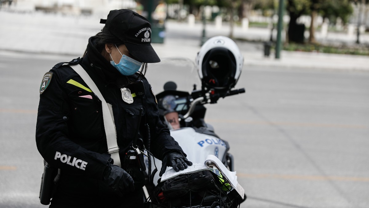 Δεν είναι μόνο η διπλή ζωή: Τι αναζητούν οι Αρχές για όσα έκανε η αστυνομικός με προσφορά υπηρεσιών στο Ντουμπάι