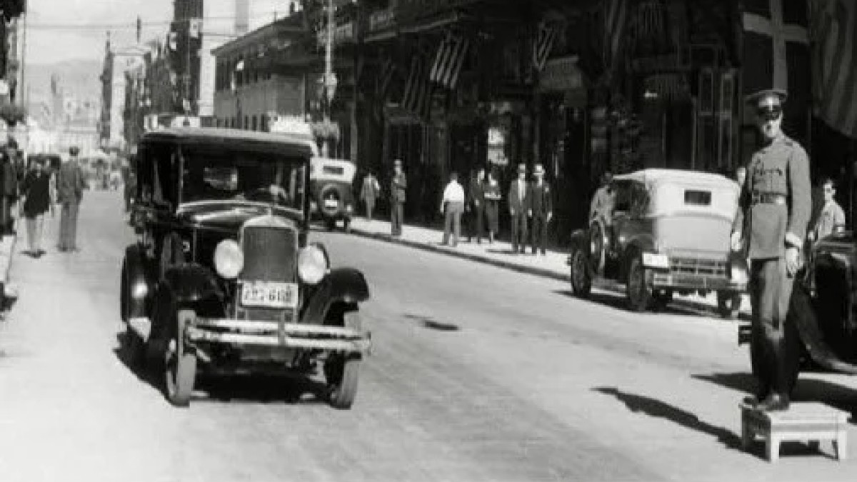 Κουίζ για την παλιά Αθήνα: Μπορείς να καταλάβεις ποια είναι ο οδός της φωτογραφίας;
