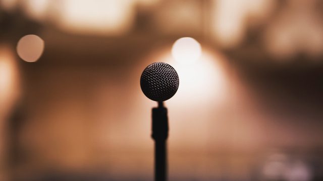 Πασίγνωστος ηθοποιός, τραγουδιστής και ποδοσφαιριστής σε κύκλωμα ναρκωτικών: Οι λέξεις – κλειδιά και ο «εγκέφαλος» της δράσης