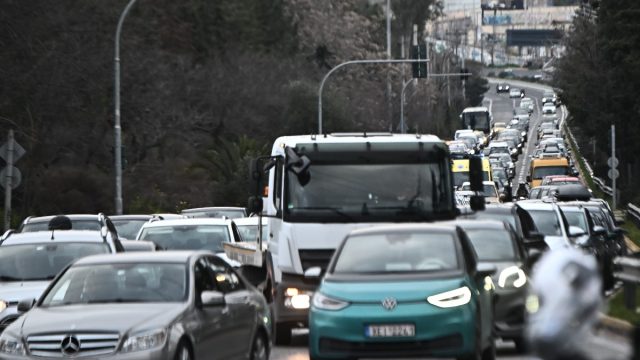 Η πρώτη ψηφιακή κάμερα αποδίδει καρπούς: Βροχή τα πρόστιμα στους ασυνείδητους οδηγούς